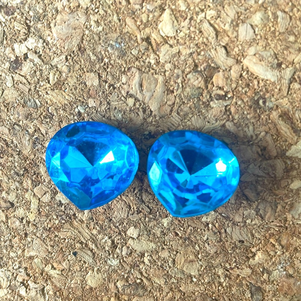 Swarovski circa 1950’s Blue Topaz Wide Pear Crystal Beads 17mm wide 2 pcs 💙